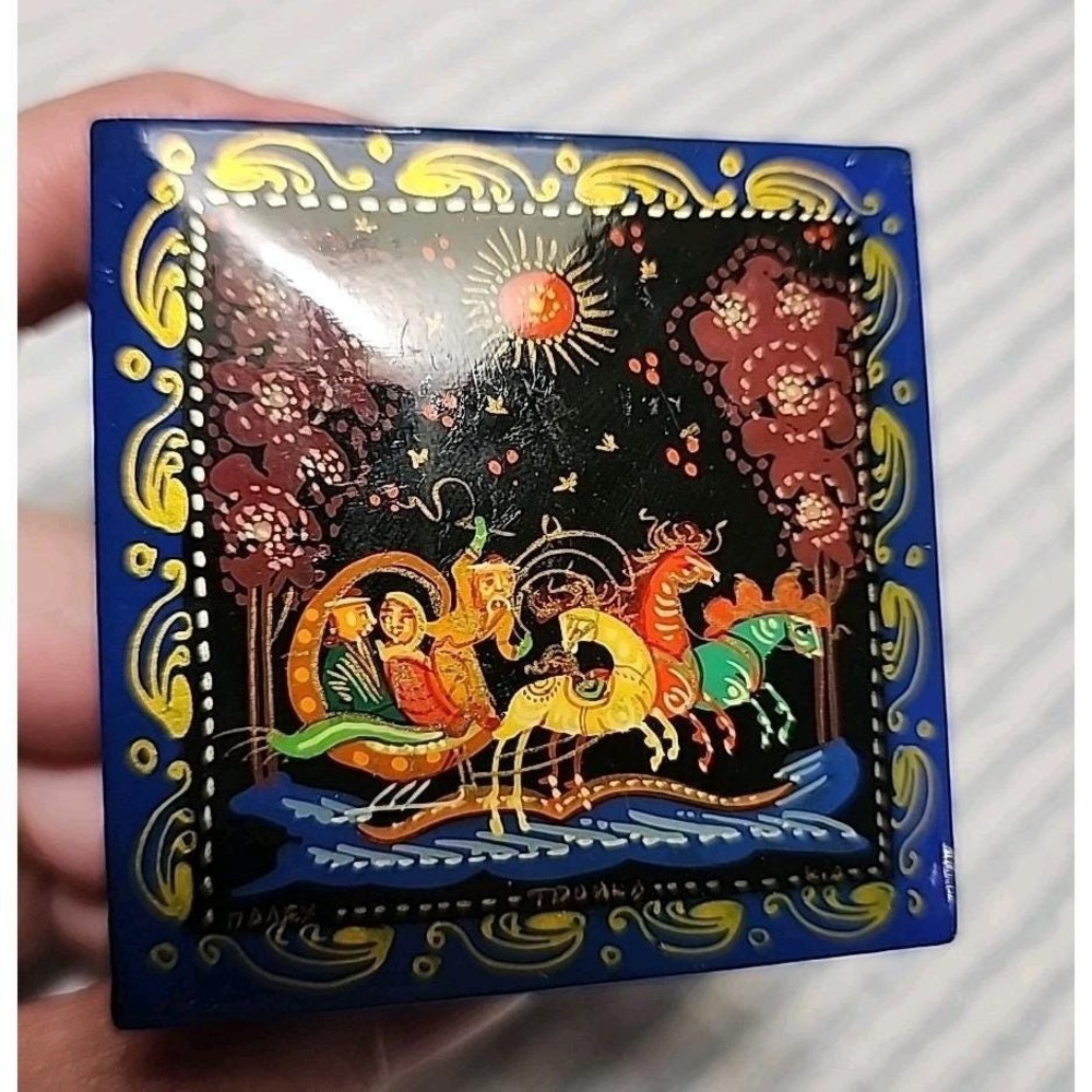 Russian Palekh Lacquer Box Hand Painted Troika Scene Signed Trinket Box 2.5 Inch